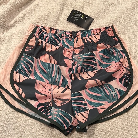 NOT FOR SALE Nike Dri-fit Tropical Athletic Set - Picture 4 of 6